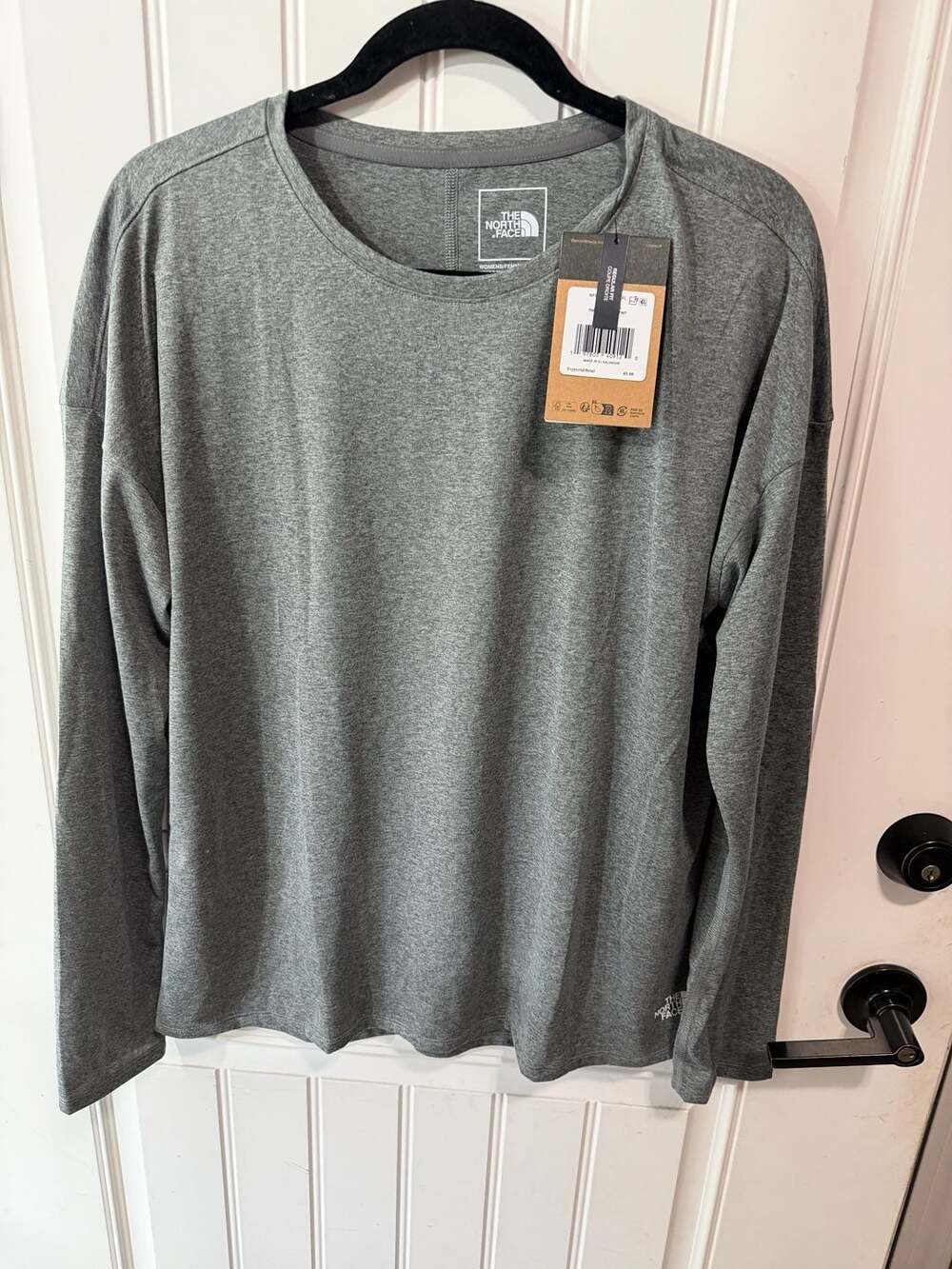 The North Face Women's Long Sleeve FlashDry Graphic T-Shirt Gray XL